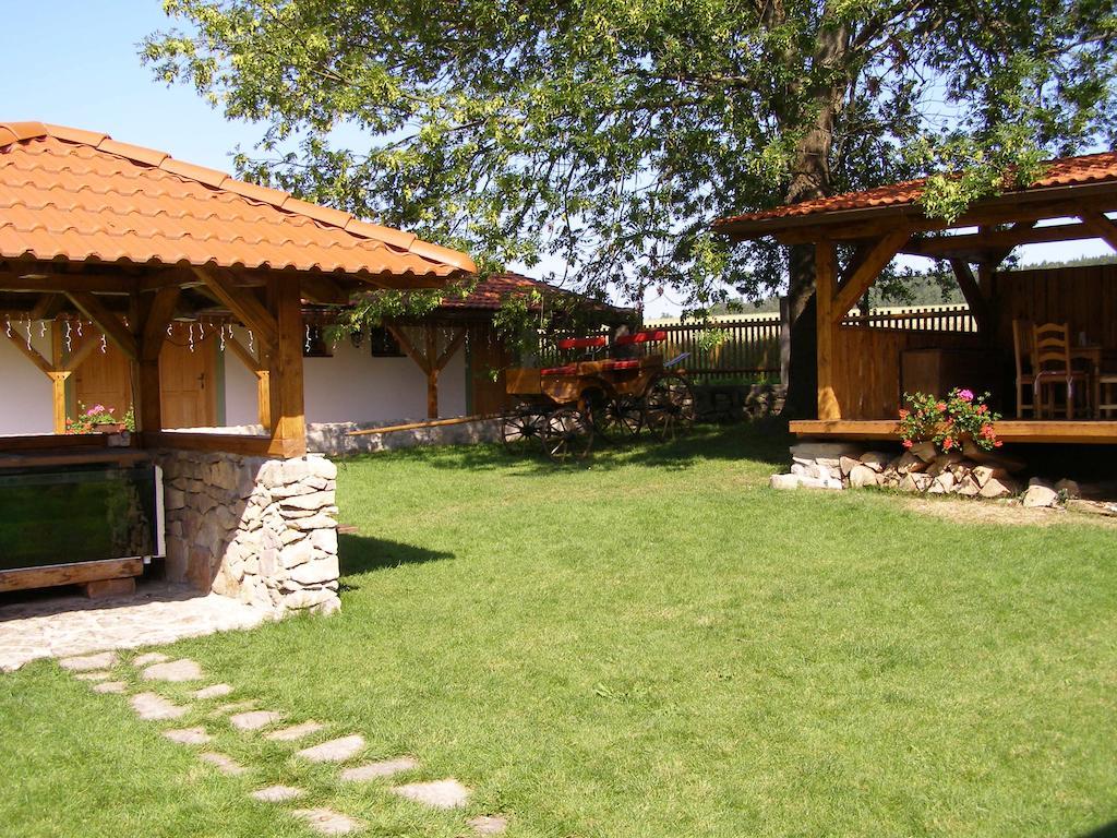 Hotel Na Statku Mirosov Ngoại thất bức ảnh